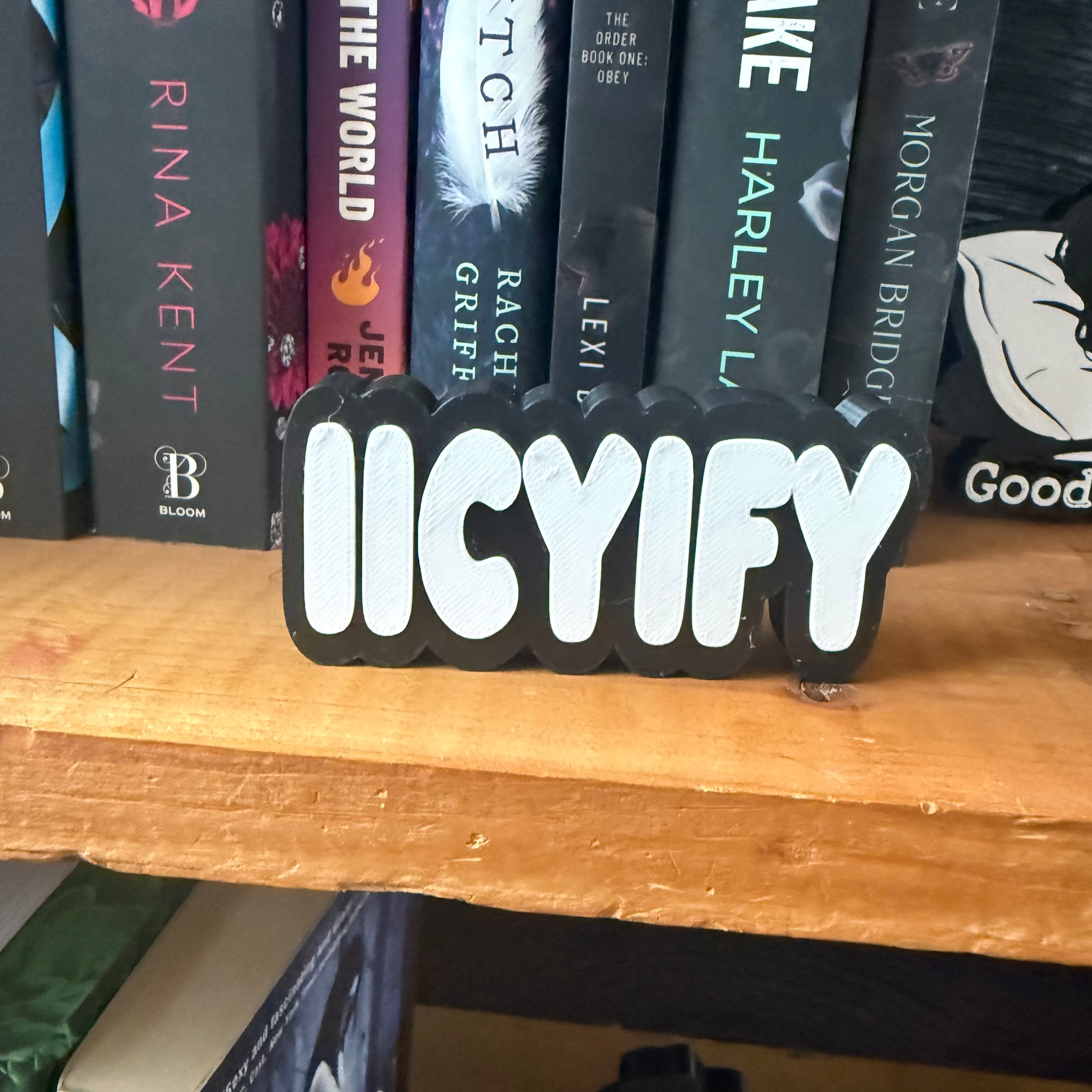 Shelf Sitter