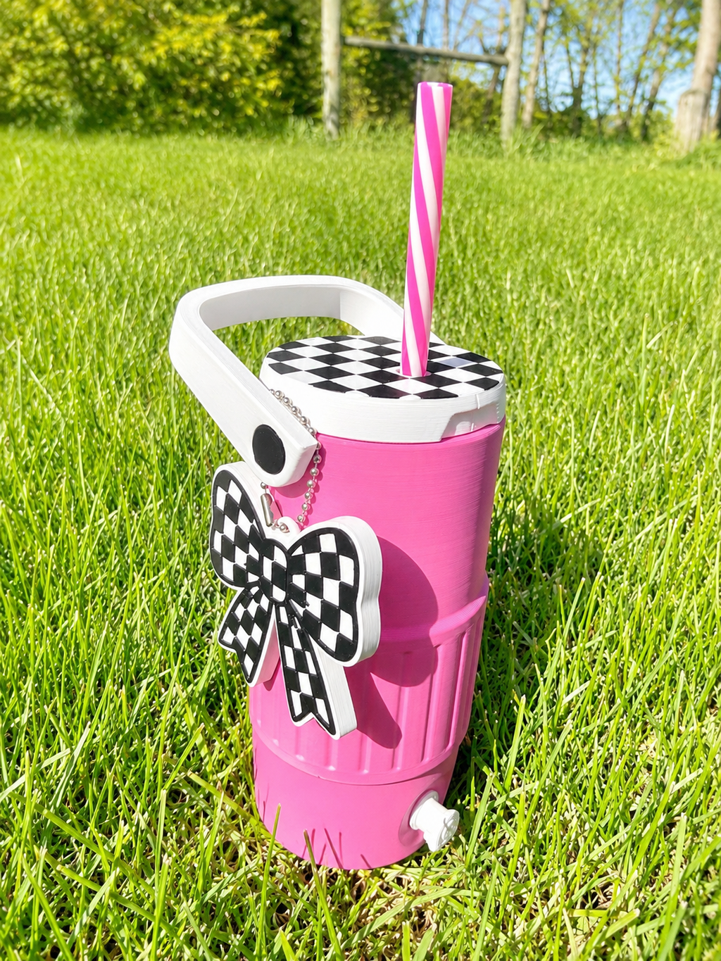 Checkered Top Can Holder w/ Matching pop tab opener